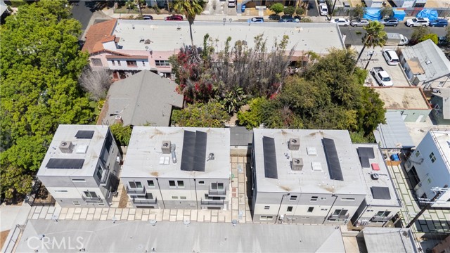 1032 N Oxford Avenue, Los Angeles CA: https://media.crmls.org/medias/4845f2a5-f113-4d65-93fa-54eb73ff794f.jpg