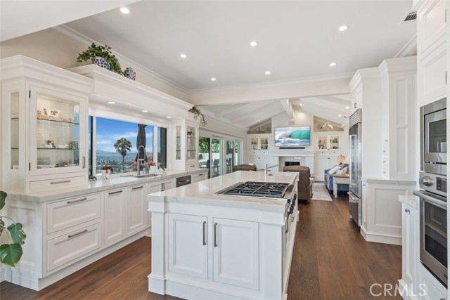 413 E Avenida Cordoba, San Clemente CA: https://media.crmls.org/medias/484604db-5db5-4d8d-b7a0-5609496bf176.jpg