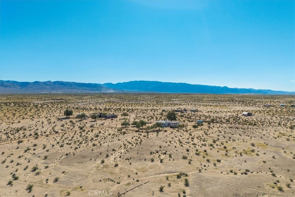 https://media.crmls.org/medias/484679c0-d692-445b-8341-7826901e3874.jpg?preset=X-Large