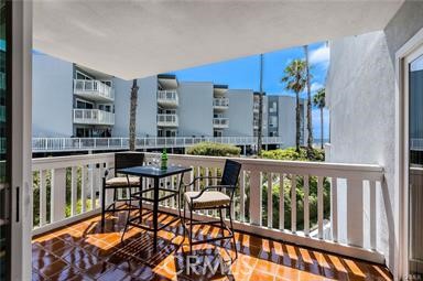 Detail Gallery Image 20 of 32 For 620 the Village #207,  Redondo Beach,  CA 90277 - 1 Beds | 1 Baths