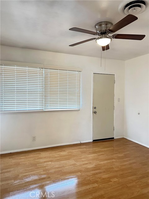 516 S Taylor S Street, Hemet CA: https://media.crmls.org/medias/4848029f-58bc-4434-bc29-41faf41df20f.jpg