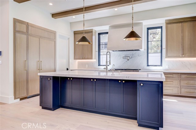 1825 Pacific Avenue, Manhattan Beach, California 90266, 5 Bedrooms Bedrooms, ,5 BathroomsBathrooms,Residential,Sold,Pacific,SB21268855