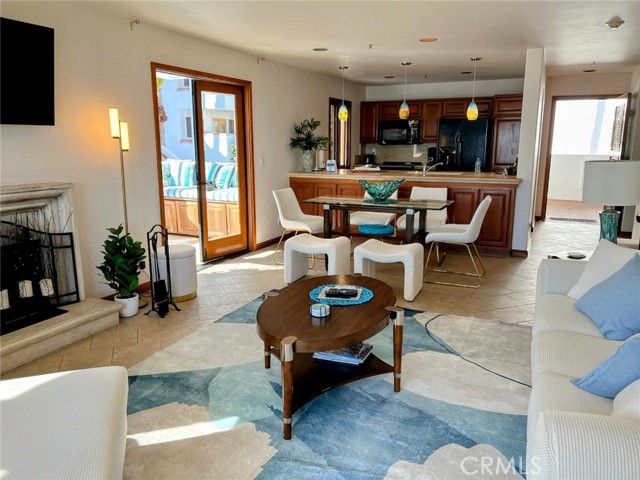 68 Playa Azul, Avalon CA: https://media.crmls.org/medias/48484d72-48cd-4c7b-a578-7049ae87784e.jpg
