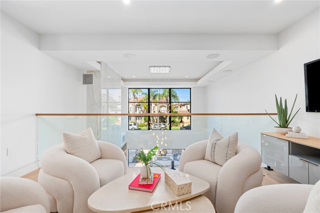 Detail Gallery Image 27 of 45 For 520 11th St, Huntington Beach,  CA 92648 - 3 Beds | 3/1 Baths