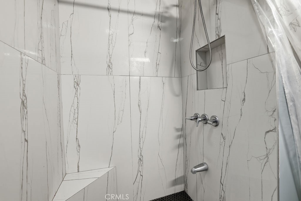 https://media.crmls.org/medias/484b0960-32c5-48d4-80ea-9b6e6c91ce05.jpg?preset=X-Large