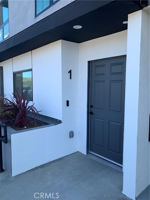 14487 Foothill Boulevard, Sylmar CA: https://media.crmls.org/medias/484bed11-1110-44d3-b1c9-1dc2c608a031.jpg