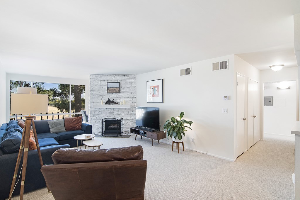 Detail Gallery Image 1 of 24 For 12720 Burbank Bld #304,  Valley Village,  CA 91607 - 2 Beds | 2 Baths