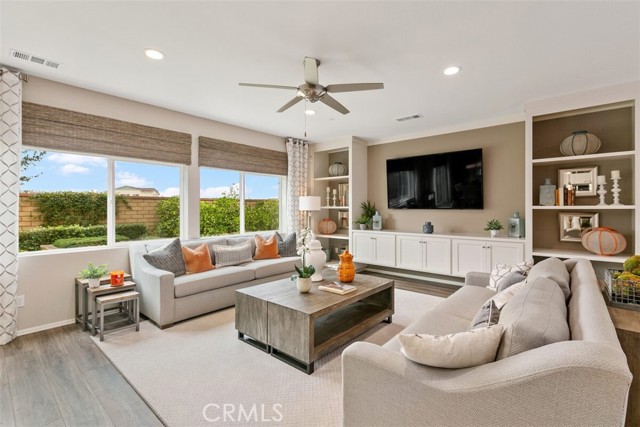 Detail Gallery Image 8 of 37 For 30253 Big Country, Menifee,  CA 92584 - 4 Beds | 3 Baths