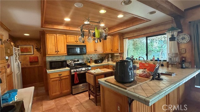 Detail Gallery Image 14 of 44 For 377 Oldstone Ct, Simi Valley,  CA 93065 - 4 Beds | 2 Baths