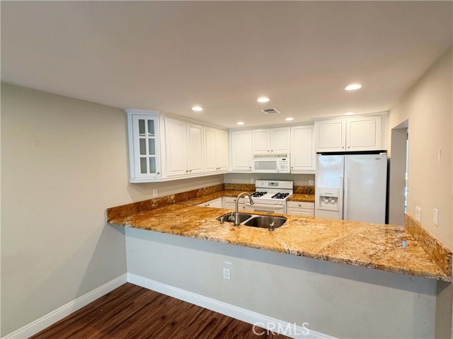 Detail Gallery Image 4 of 11 For 184 Tangelo, Irvine,  CA 92618 - 2 Beds | 1 Baths