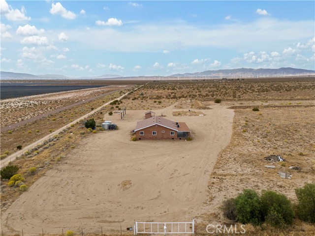 Detail Gallery Image 3 of 33 For 13071 Irone Ave, Rosamond,  CA 93560 - 6 Beds | 4 Baths