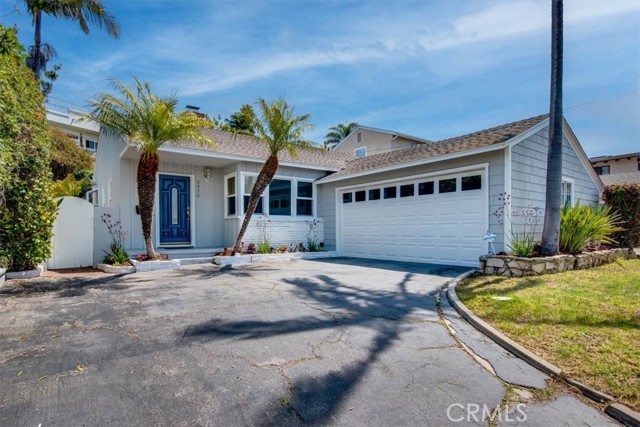 2520 Ardmore Avenue, Hermosa Beach, California 90254, 3 Bedrooms Bedrooms, ,1 BathroomBathrooms,Residential,Sold,Ardmore,SB22085709