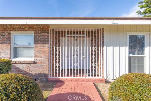 Detail Gallery Image 8 of 36 For 5651 Magnolia Ave, Rialto,  CA 92377 - 3 Beds | 2 Baths