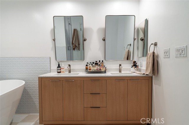 Detail Gallery Image 23 of 31 For 11740 W Sunset Bld #14,  Los Angeles,  CA 90049 - 2 Beds | 3 Baths