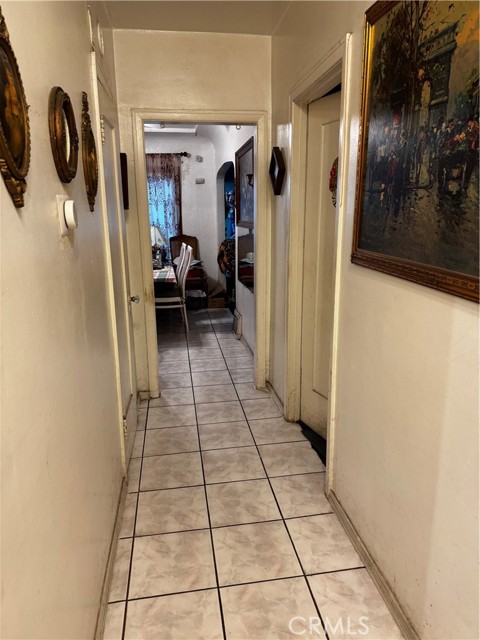 Detail Gallery Image 7 of 10 For 8453 Cypress, South Gate,  CA 90280 - 3 Beds | 1/1 Baths