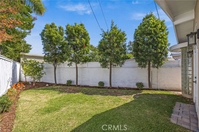 224 Pauline Place, Costa Mesa CA: https://media.crmls.org/medias/48507bb8-d57a-4bd1-aa37-13d5a8c1dd35.jpg
