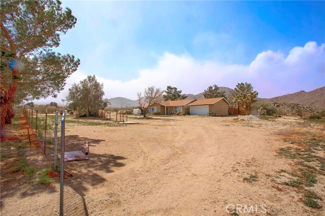 Image 2 for 9048 Mesa Rd, Lucerne Valley, CA 92356