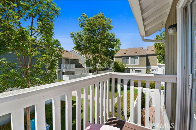 101 Abbeywood Lane, Aliso Viejo CA: https://media.crmls.org/medias/4852e103-28e7-4d93-9205-5bf0c4b7e480.jpg