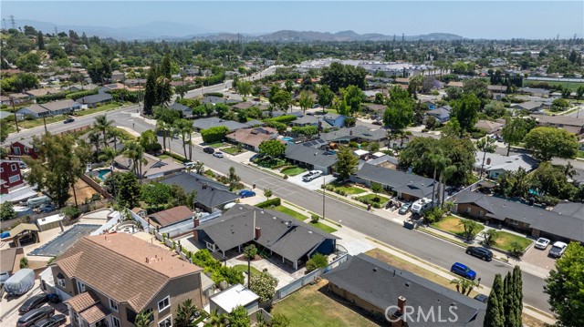 2119 E Denise Avenue, Orange CA: https://media.crmls.org/medias/4853e6b7-e39d-4b8b-9057-1599dcaf599b.jpg