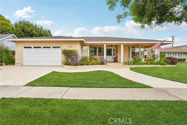 11272 Weatherby Road, Los Alamitos CA: https://media.crmls.org/medias/4854ac71-27ad-4e4b-82dc-c28b27201782.jpg