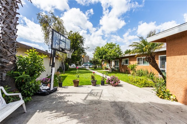 1222 N Placentia Avenue, Anaheim CA: https://media.crmls.org/medias/485518f4-9b42-470e-8284-189c682d3b88.jpg
