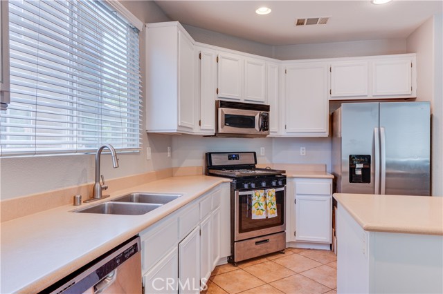 Detail Gallery Image 14 of 47 For 31893 Browning St, Murrieta,  CA 92563 - 4 Beds | 2/1 Baths