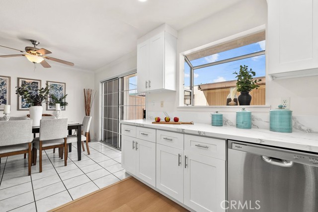Detail Gallery Image 13 of 42 For 9736 Monte Carlo Cir, Huntington Beach,  CA 92646 - 4 Beds | 2/1 Baths