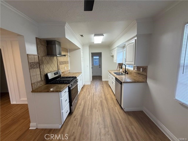 Detail Gallery Image 4 of 17 For 1818 Deserta, Glendora,  CA 91740 - 3 Beds | 2 Baths