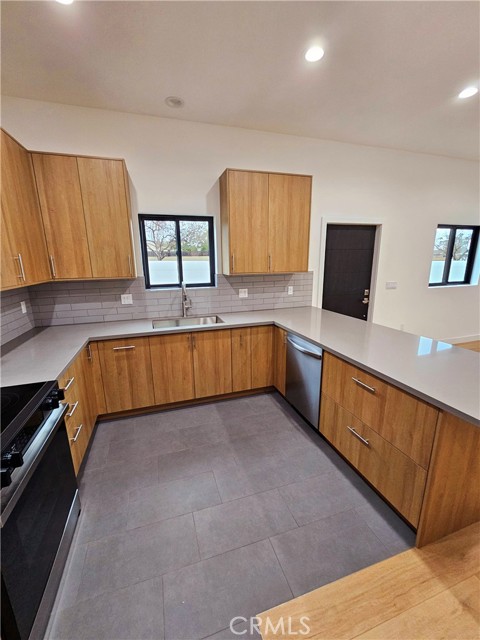 Detail Gallery Image 23 of 25 For 2581 Windsor Ave, Altadena,  CA 91001 - 3 Beds | 3 Baths