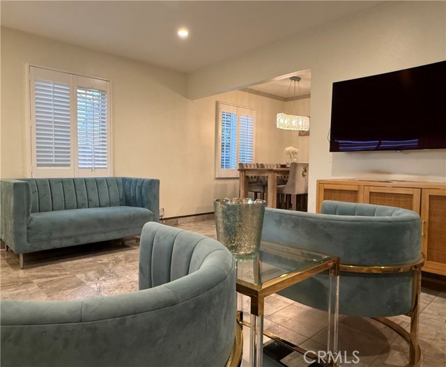 Detail Gallery Image 2 of 11 For 4552 Los Toros, Pico Rivera,  CA 90660 - 2 Beds | 1 Baths