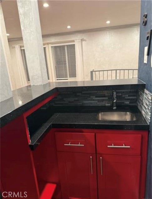 Detail Gallery Image 14 of 41 For 6912 Remmet Ave #5,  Canoga Park,  CA 91303 - 2 Beds | 2/1 Baths