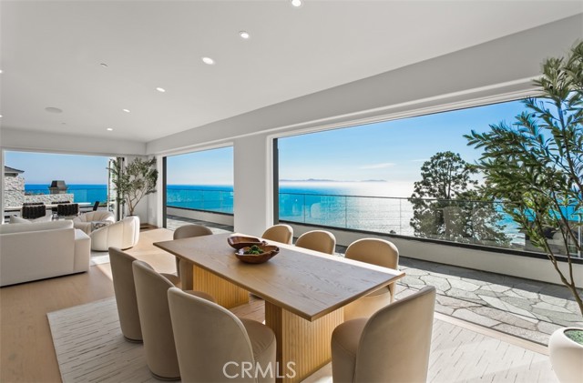 31 N Vista De Catalina, Laguna Beach CA: https://media.crmls.org/medias/48594fb4-097f-4b54-a842-4560946a2b14.jpg