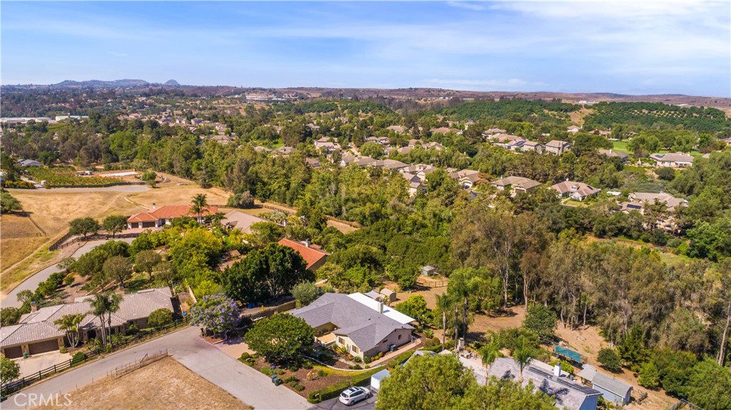 https://media.crmls.org/medias/485a11b1-021d-4081-a0a0-e7f43d9fbd6c.jpg?preset=X-Large