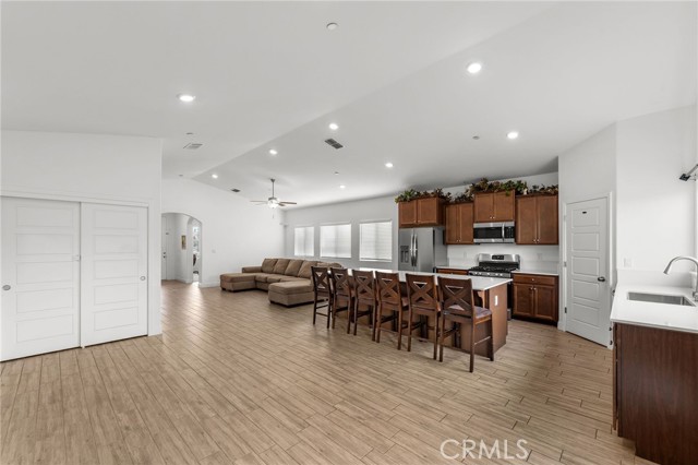 Detail Gallery Image 10 of 34 For 3415 Falling Brook, Shafter,  CA 93263 - 4 Beds | 2 Baths