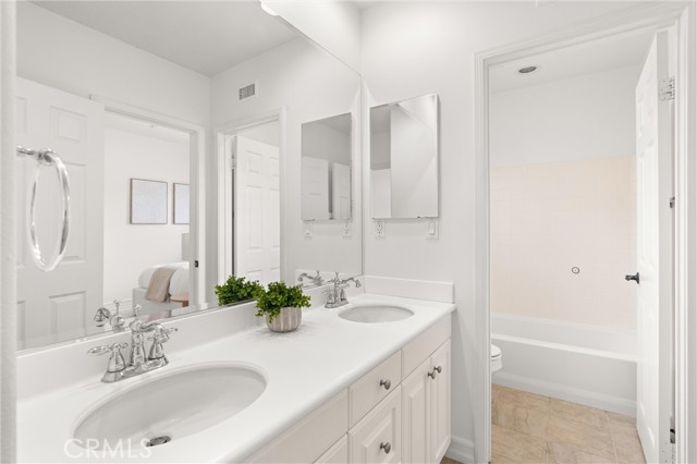 5 Orange Blossom Circle, Mission Viejo CA: https://media.crmls.org/medias/485b017b-aebe-40de-867f-8353039ff2bf.jpg