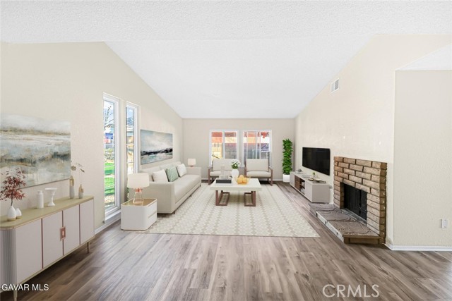 Detail Gallery Image 2 of 20 For 521 W Avenue J14, Lancaster,  CA 93534 - 3 Beds | 2 Baths