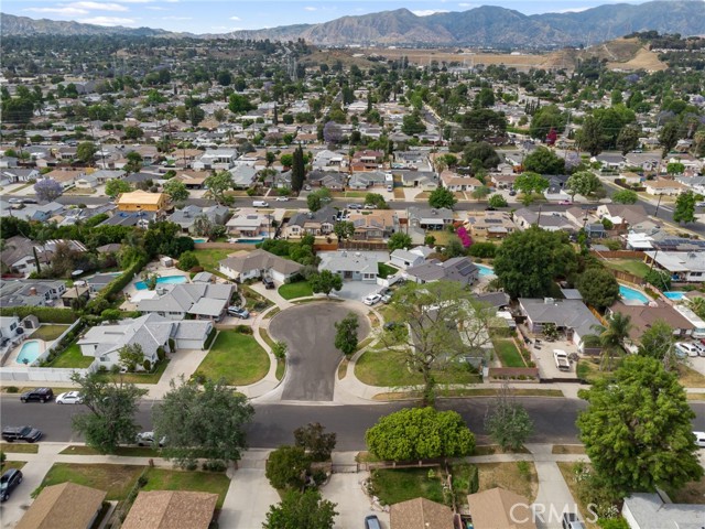 11012 Montgomery Avenue, Granada Hills CA: https://media.crmls.org/medias/485b83c3-8d75-4234-9604-4c5bca1c80d5.jpg