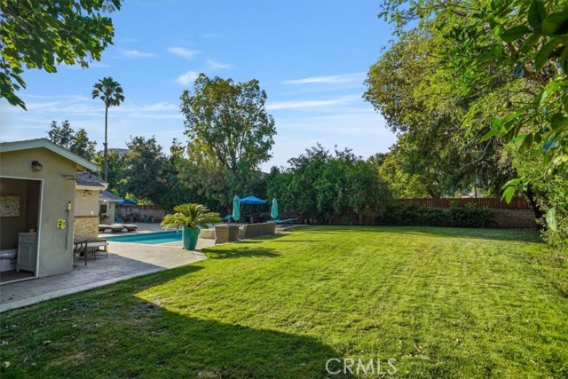 10624 Nevada Avenue, Chatsworth CA: https://media.crmls.org/medias/485b8766-e95d-41af-b962-e79ffe81d47e.jpg