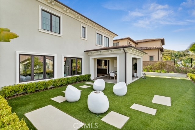 Detail Gallery Image 2 of 19 For 105 Whiteplume, Irvine,  CA 92618 - 5 Beds | 5/1 Baths