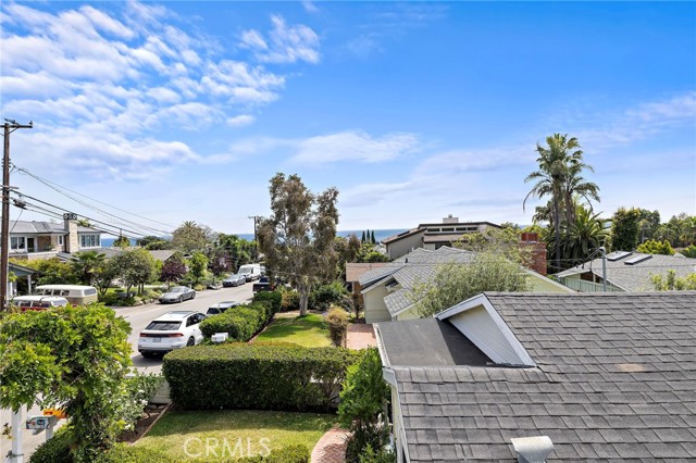 490 Agate, Laguna Beach CA: https://media.crmls.org/medias/485c7ad4-0396-4521-a0f6-d9468a4a6b92.jpg