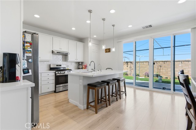 Detail Gallery Image 2 of 44 For 11547 Bing, Beaumont,  CA 92223 - 4 Beds | 4 Baths