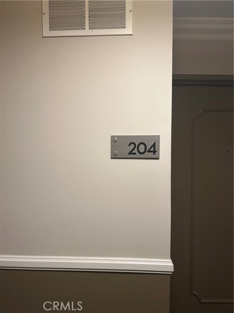 Detail Gallery Image 1 of 3 For 637 N West Knoll Dr #204,  West Hollywood,  CA 90069 - 2 Beds | 2 Baths
