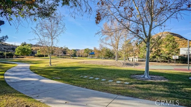 Detail Gallery Image 34 of 34 For 29304 Begonias Ln, Canyon Country,  CA 91387 - 4 Beds | 3 Baths
