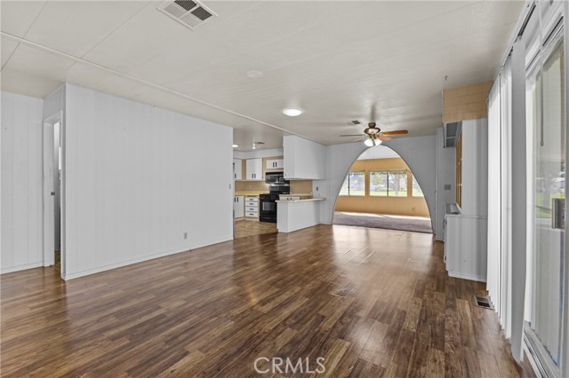 Detail Gallery Image 8 of 24 For 2230 Lake Park #106,  San Jacinto,  CA 92582 - 2 Beds | 2 Baths