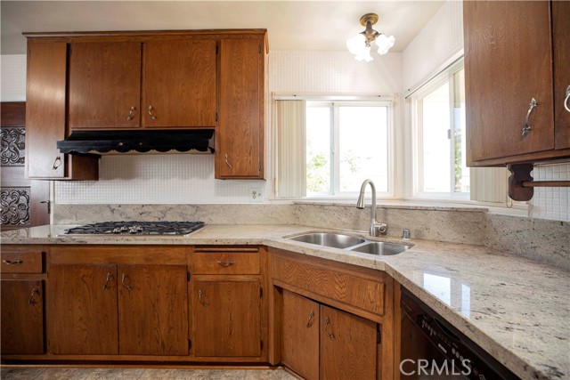 Detail Gallery Image 10 of 37 For 20611 Vaccaro Ave, Torrance,  CA 90503 - 3 Beds | 2 Baths