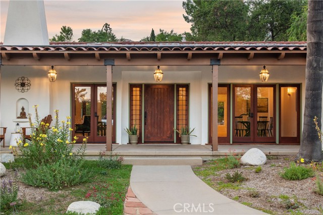 1247 Journeys End Drive, La Canada Flintridge CA: https://media.crmls.org/medias/485e64ef-8644-4742-b547-8179c646ba75.jpg