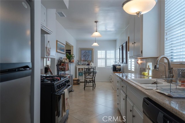 Detail Gallery Image 10 of 43 For 3815 Welland Ave, Los Angeles,  CA 90008 - 3 Beds | 3 Baths