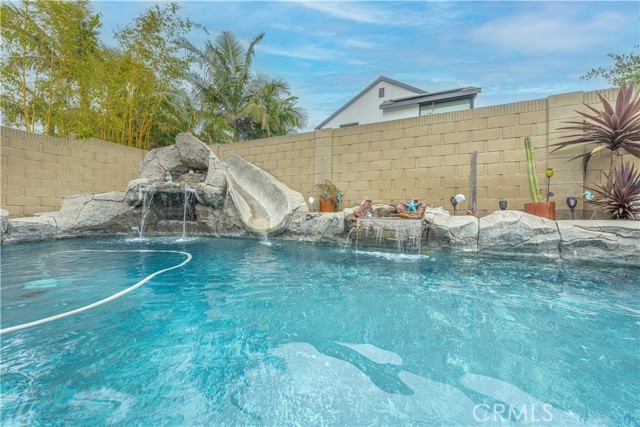 Detail Gallery Image 33 of 43 For 18250 Devonwood Cir, Fountain Valley,  CA 92708 - 3 Beds | 2 Baths