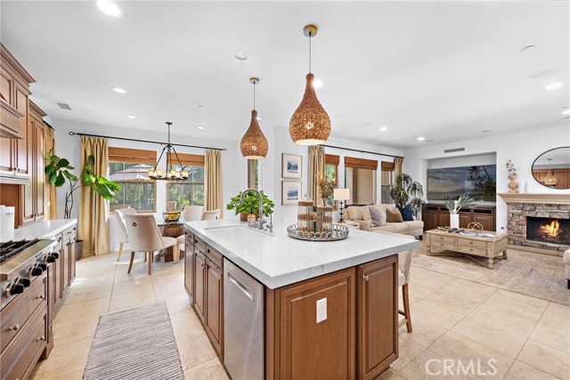 Detail Gallery Image 11 of 48 For 80 via Regalo, San Clemente,  CA 92673 - 5 Beds | 4/1 Baths