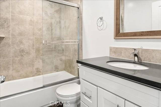 Detail Gallery Image 7 of 12 For 3527 3/4 Siskiyou, Los Angeles,  CA 90023 - 3 Beds | 3 Baths